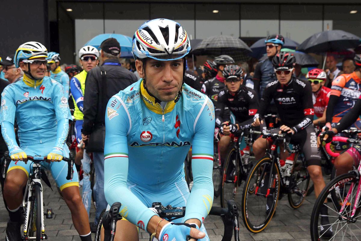 Vincenzo Nibali waits for the start
