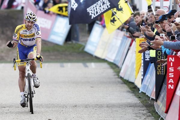 Bart Wellens finishes up.