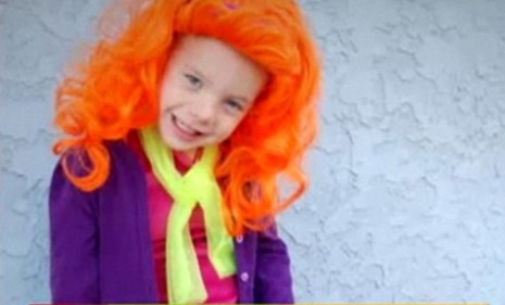 The mother of this five-year-old Kansas City boy has defended his right to dress as the "Scooby Doo" character, Daphne, for Halloween.