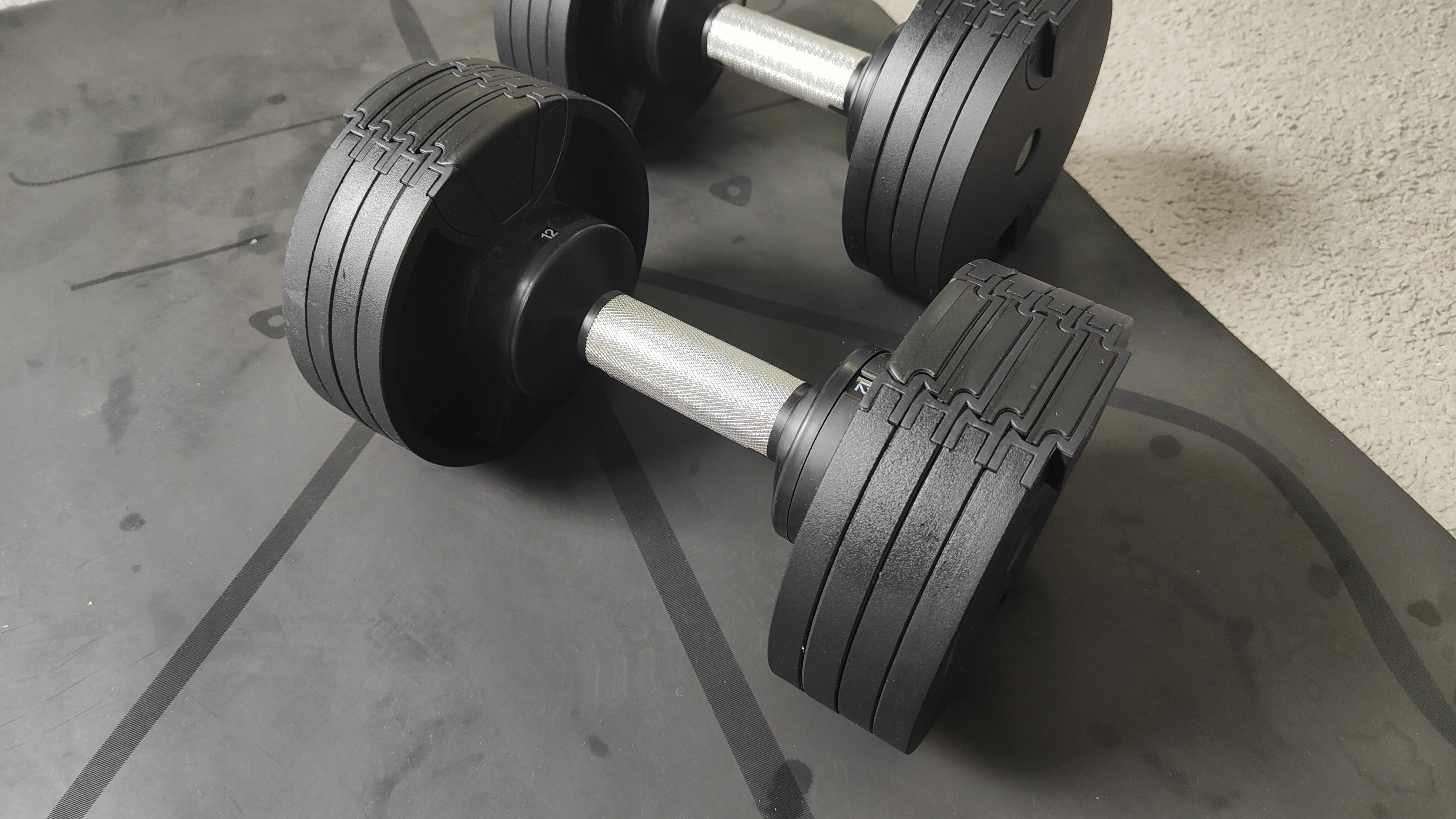 BLK BOX Adjustable Dumbbell review: get pumpin' with this clever ...