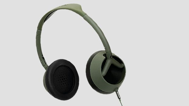 The City Break: Nixon Trooper Three-button Mic