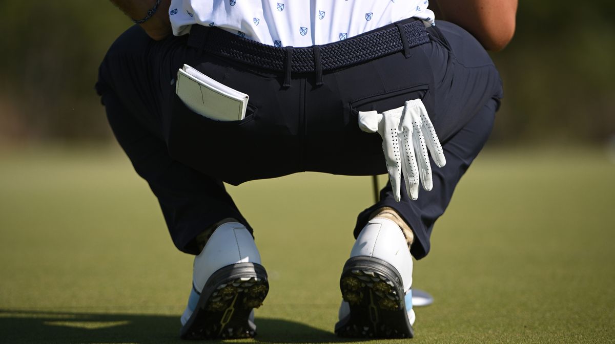 Why Do Some Golfers Putt Without A Glove? Golf Monthly
