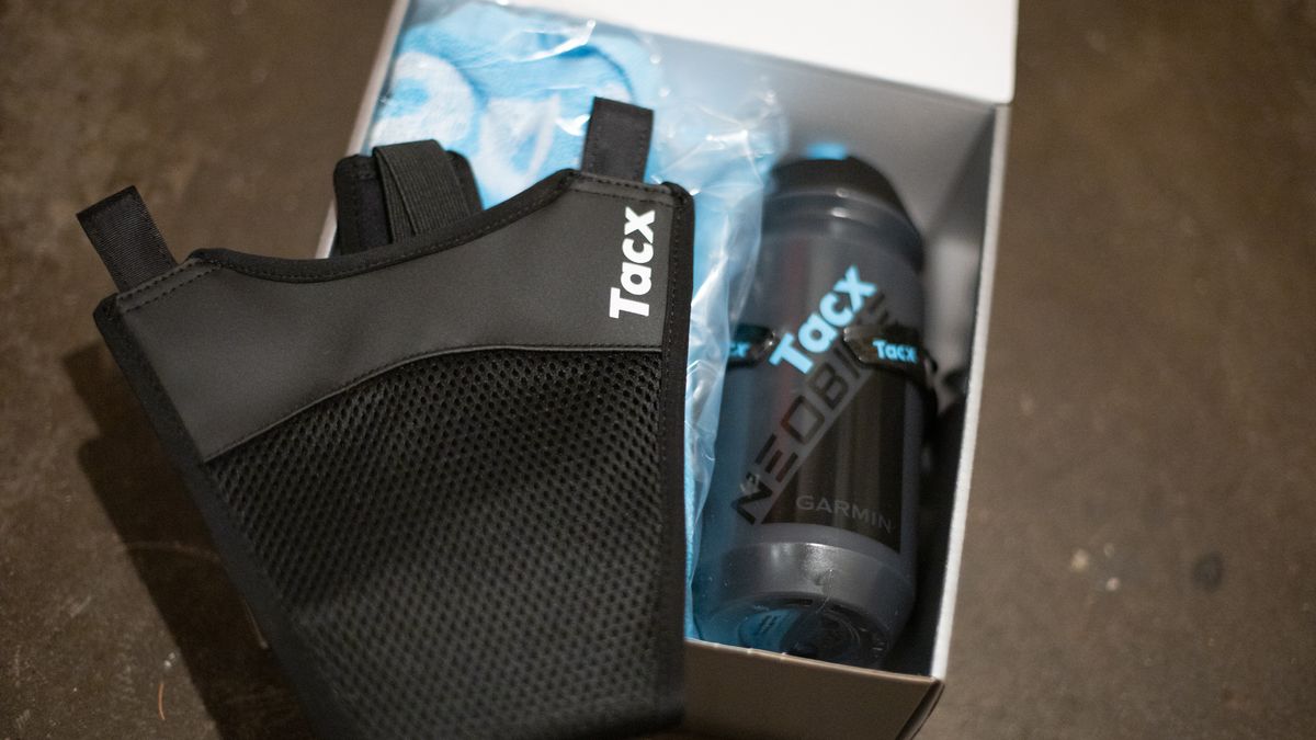 Garmin Tacx Neo Bike Plus included accessories