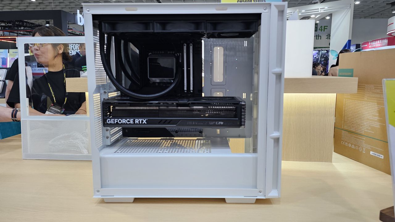 BTF compatible DeepCool CH560R PC Case