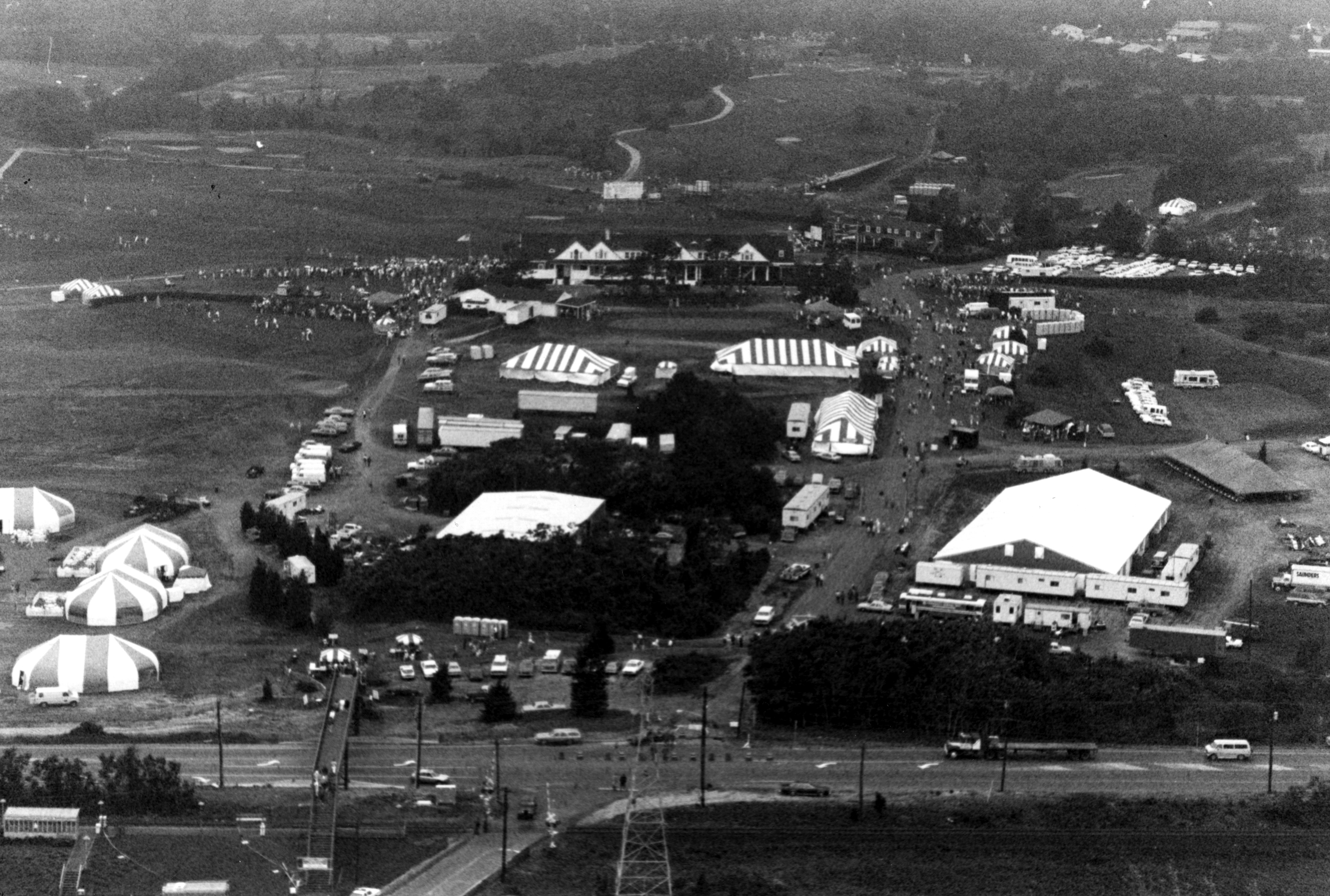 An aerial view of Shinnecock Hills Golf Club during day one of the US Open in 1986