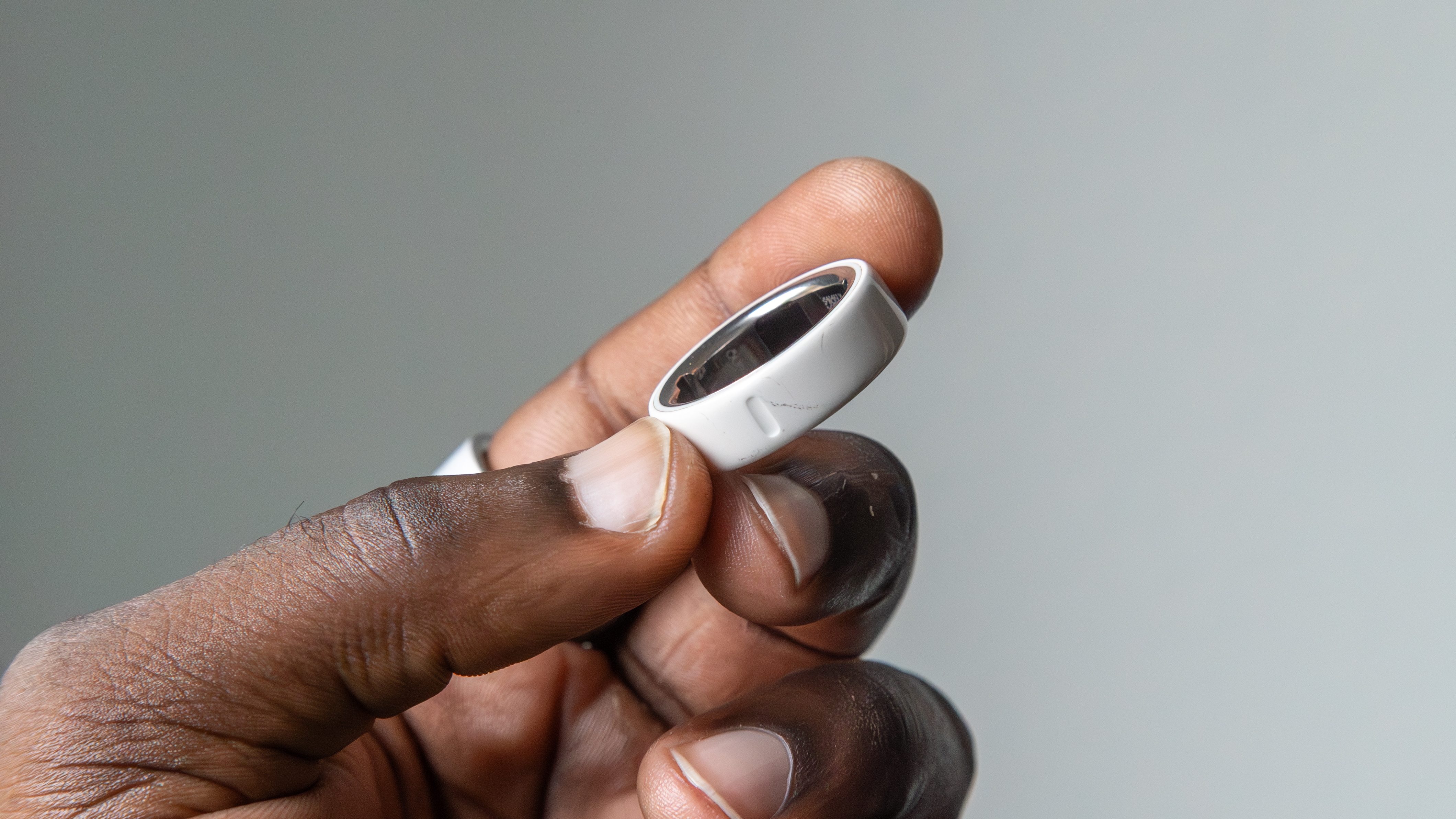 Scratches on the Oura Ring 4 Ceramic