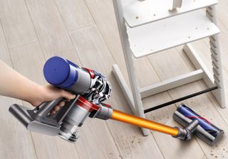 Dyson V7 Absolute