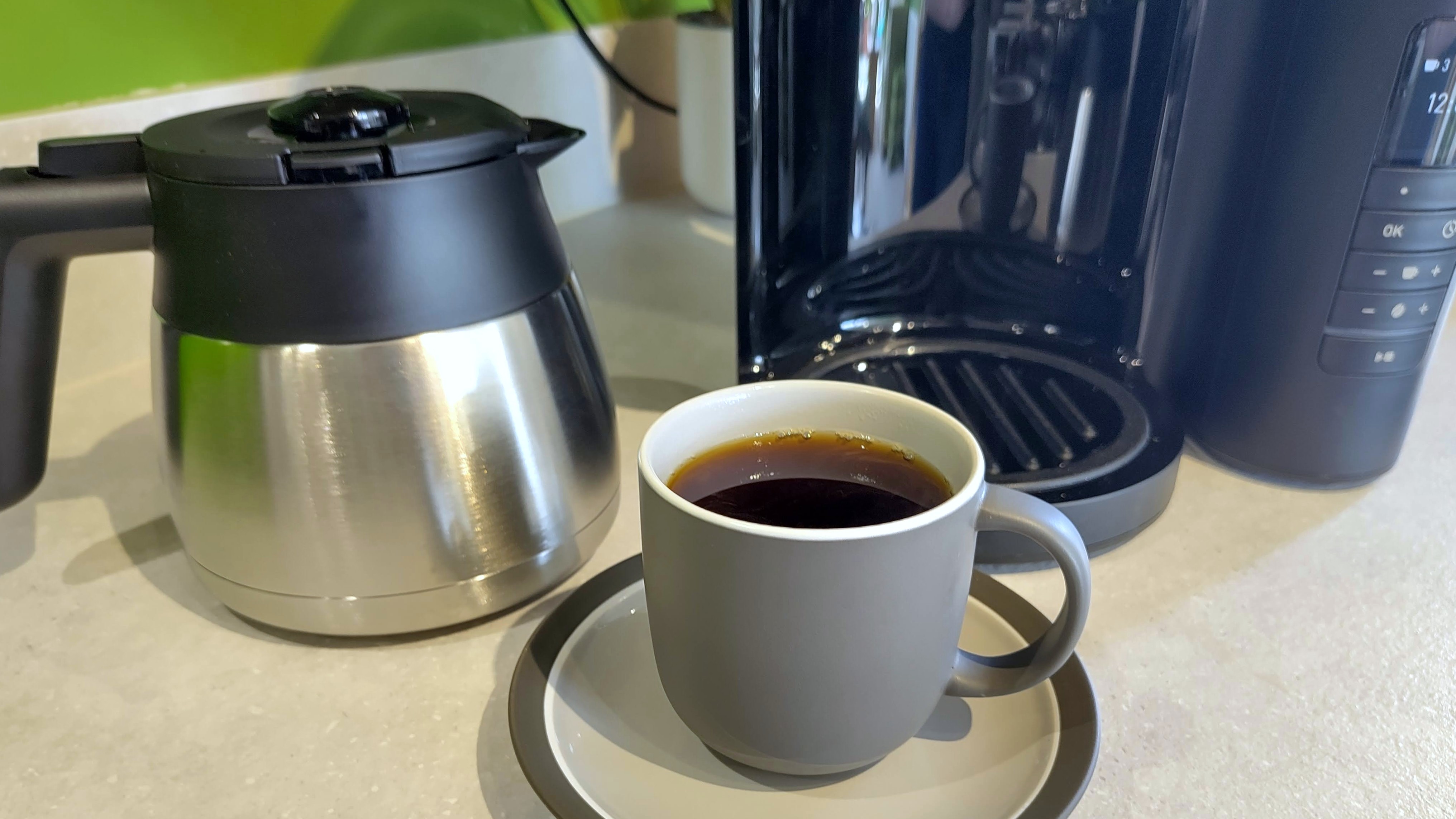 Cup of coffee made using Melitta AromaFresh Therm Pro coffee maker