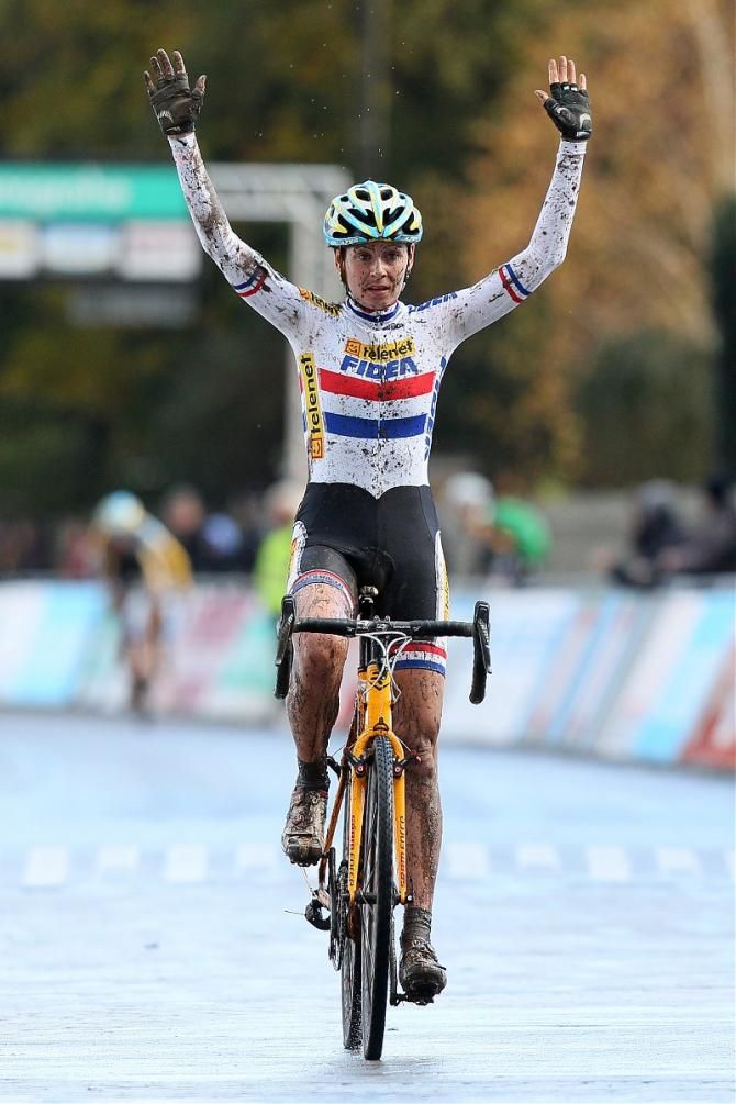 British champion Nikki Harris (Telenet Fidea) wins in Hamme-Zogge