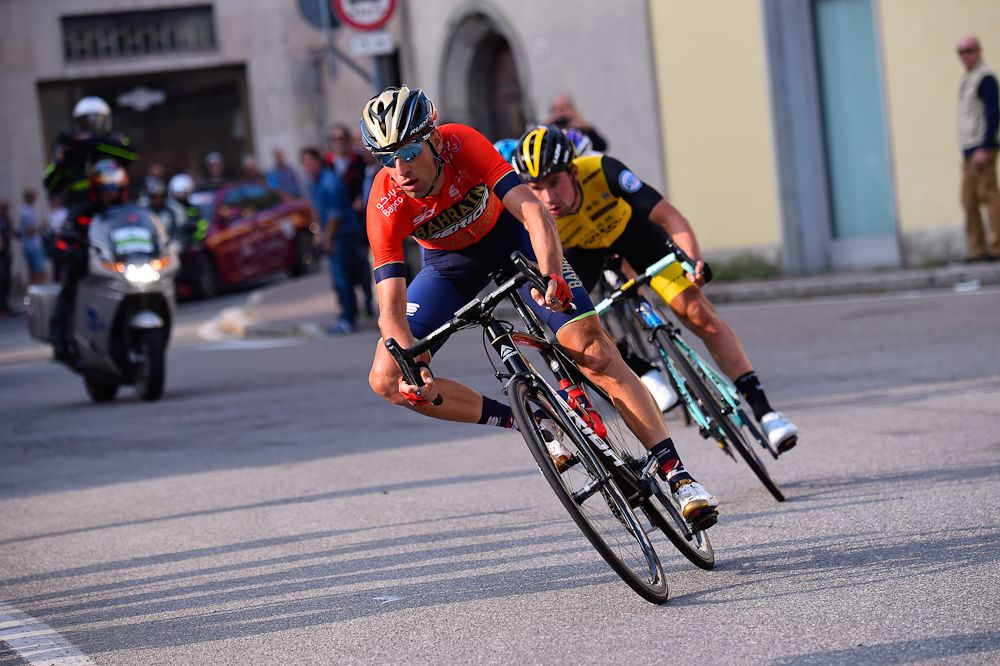 Vincenzo Nibali and Primoz Roglic on the attack at Il Lombardia