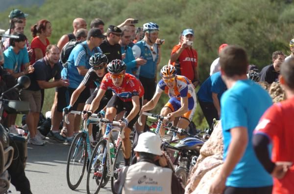 Wiggins (Sky) moves a step closer to overall victory in the Vuelta