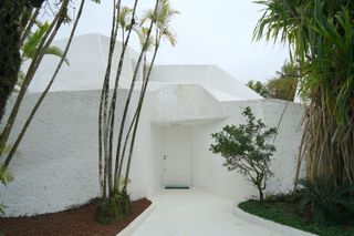 Jorge Zalszupin Guarujá Beach HouseGuarujá, Brazil1972