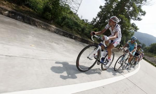 VC La Pomme and Astana combined to set the pace in the finale.