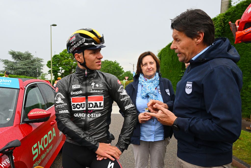 ‘It could have been worse’ – Déjà vu for Evenepoel and Roglič in mass crash at Critérium du Dauphiné