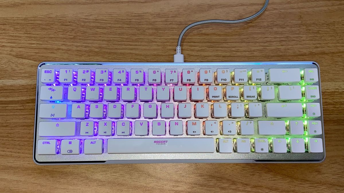 The Best 65% Mechanical Keyboard I've Tried! Roccat Vulcan II Mini Review!  