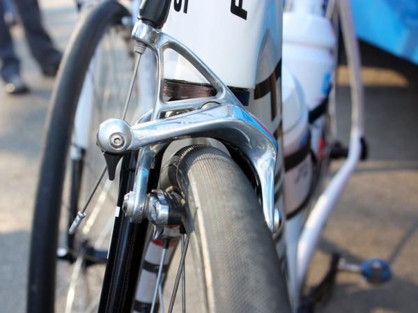 Clearance around the tire was pretty good for Niki Terpstra's (Milram) lugged steel fork.