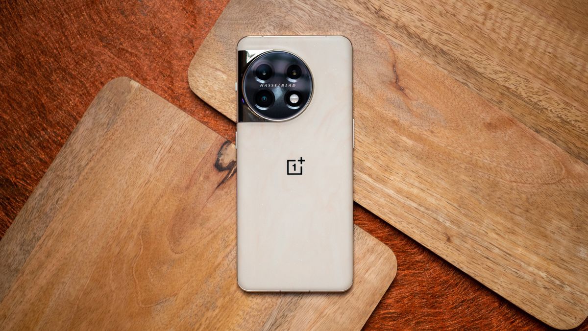 OnePlus 11 Marble Odyssey hands-on