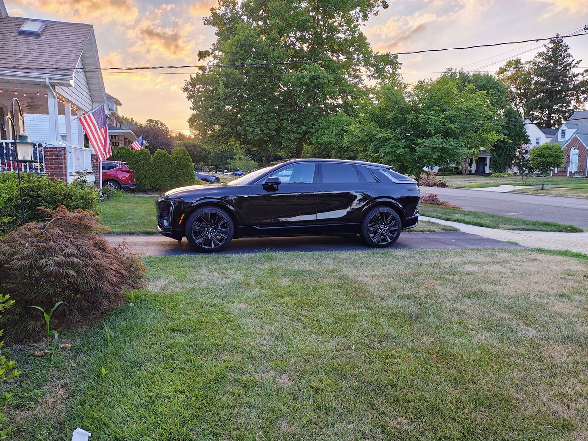 Motorola Razr Plus 2024 dynamic range sample.