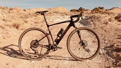 Image shows Cannondale Topstone with Lefty fork