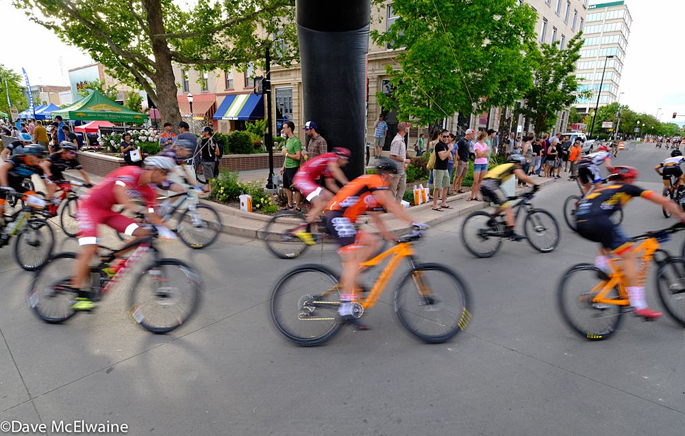 Due to the flatness of the course, a large group stayed together for much of the race