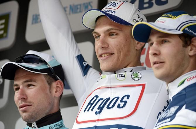 Marcel Kittel (Argos - Shimano) in first, Mark Cavendish (Omega Pharma - QuickStep) in second and Barry Markus (Vacansoleil - DCM) in third