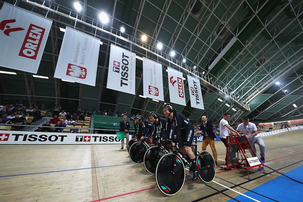 Rushlee Buchanan, Bryony Botha, Holly Edmondston and Kirstie James of New Zealand get ready to compete in the Women's team pursuit Quarter Finals