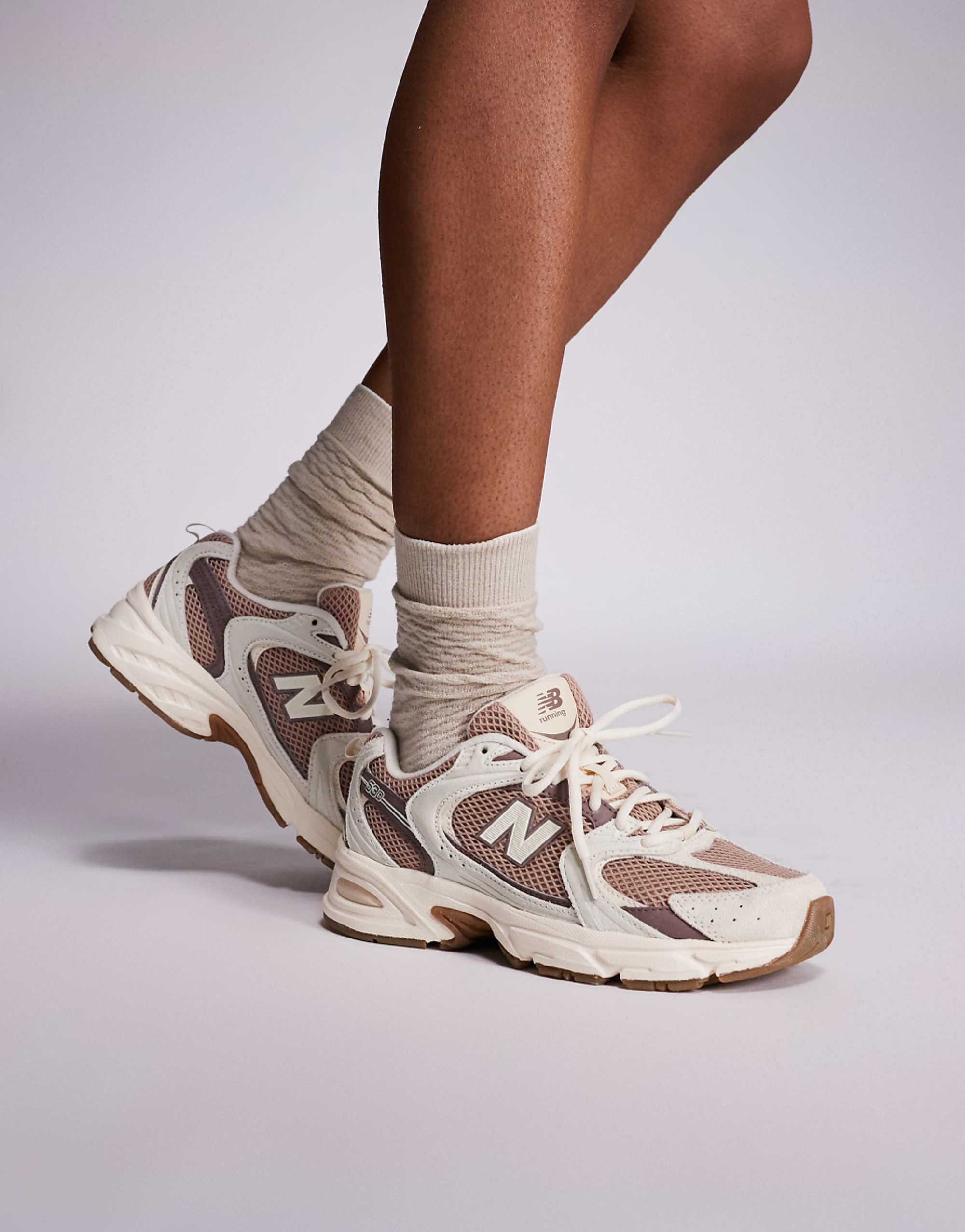 New Balance 530 Trainers in White and Brown