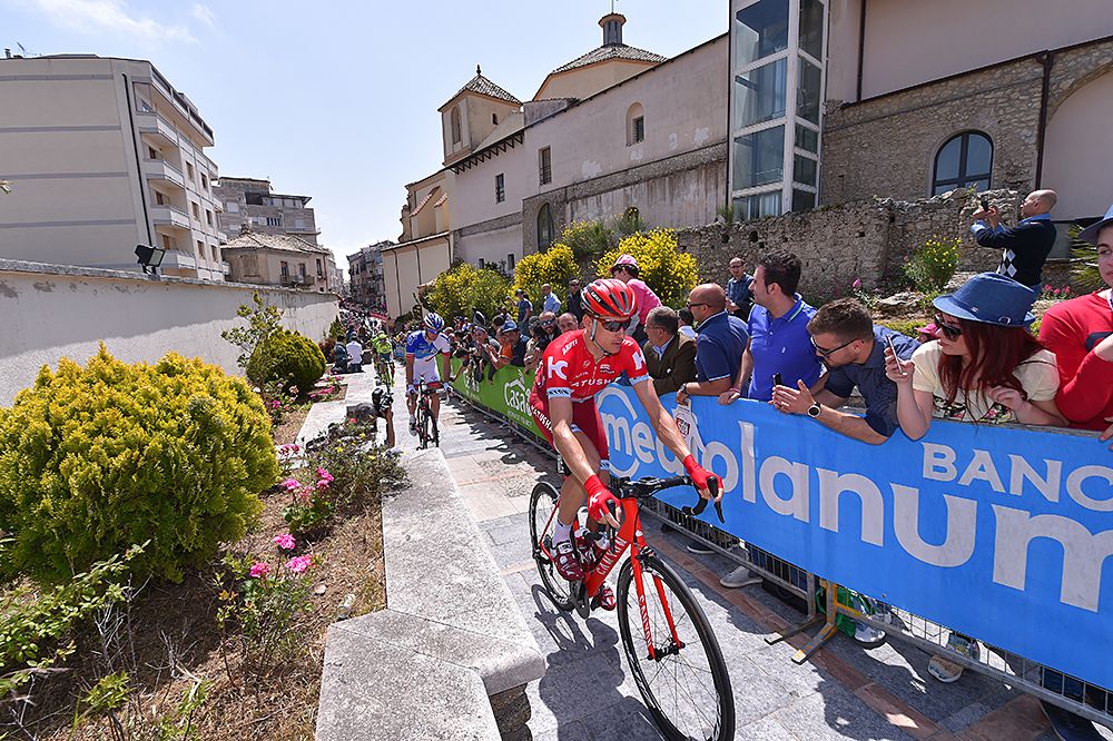 Katusha ride to the start line