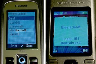 Siemens M75 (left) Bluejacking a Sony Ericsson K600i (right)
