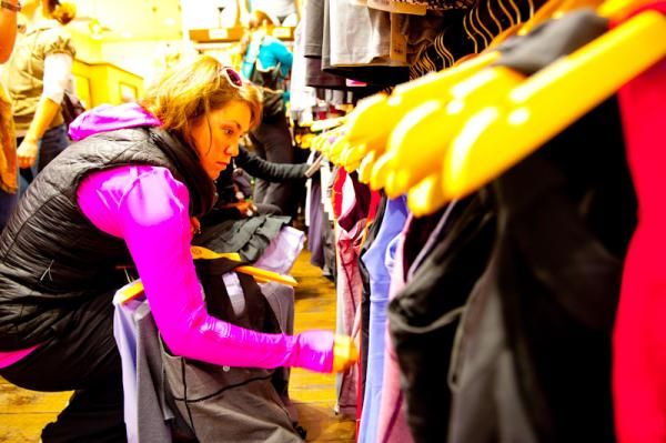 Chloe Hosking shops around for a bargain