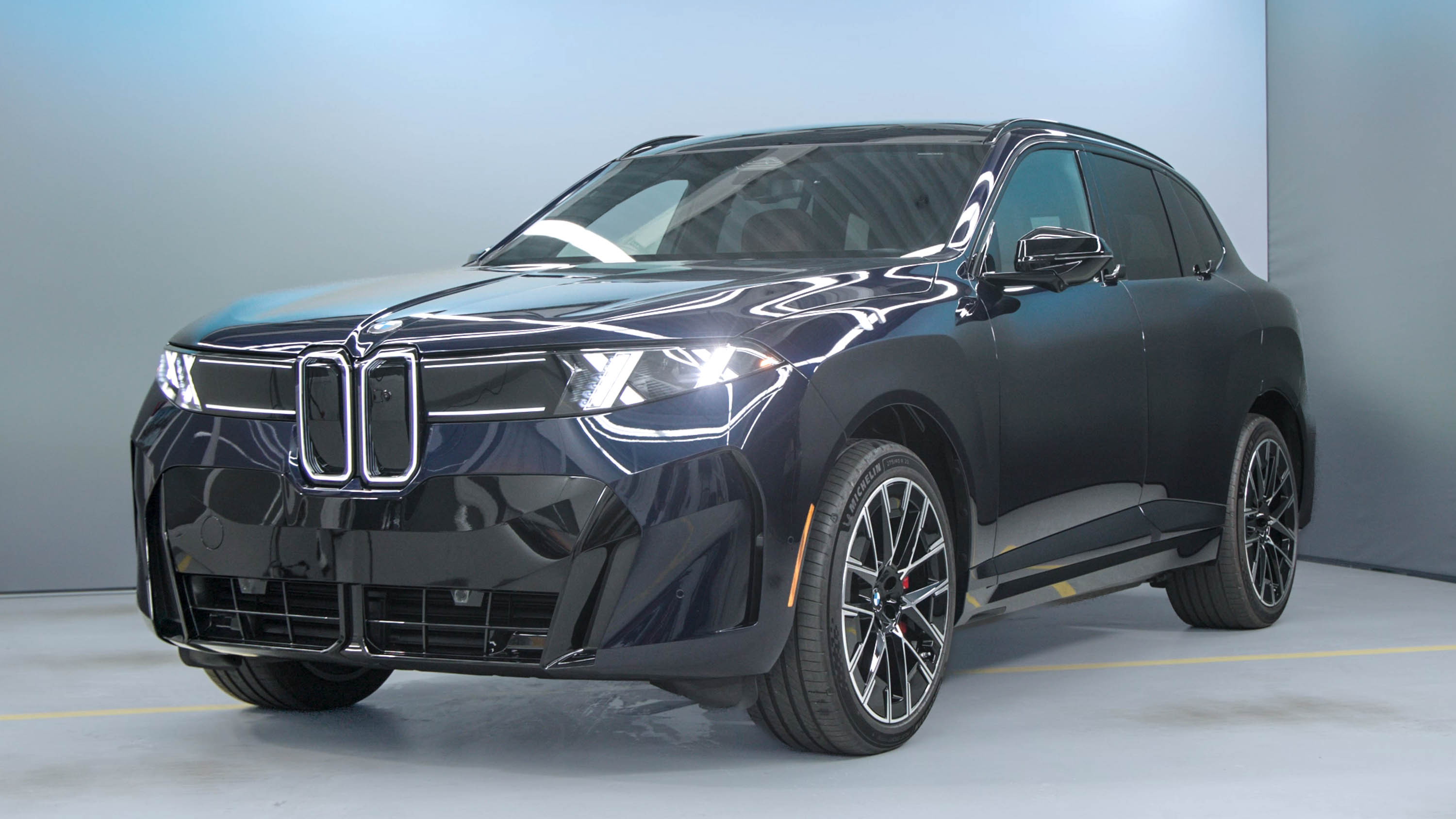 BMW iX5 EV