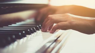 How to learn piano online