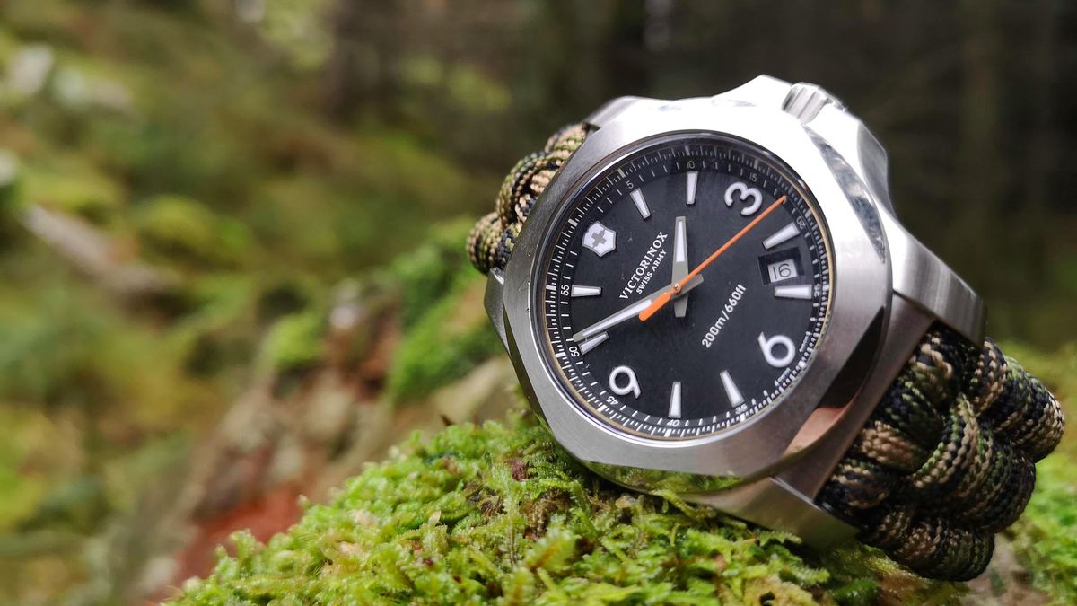 Victorinox I.N.O.X. Autumn Spirit field watch review Advnture