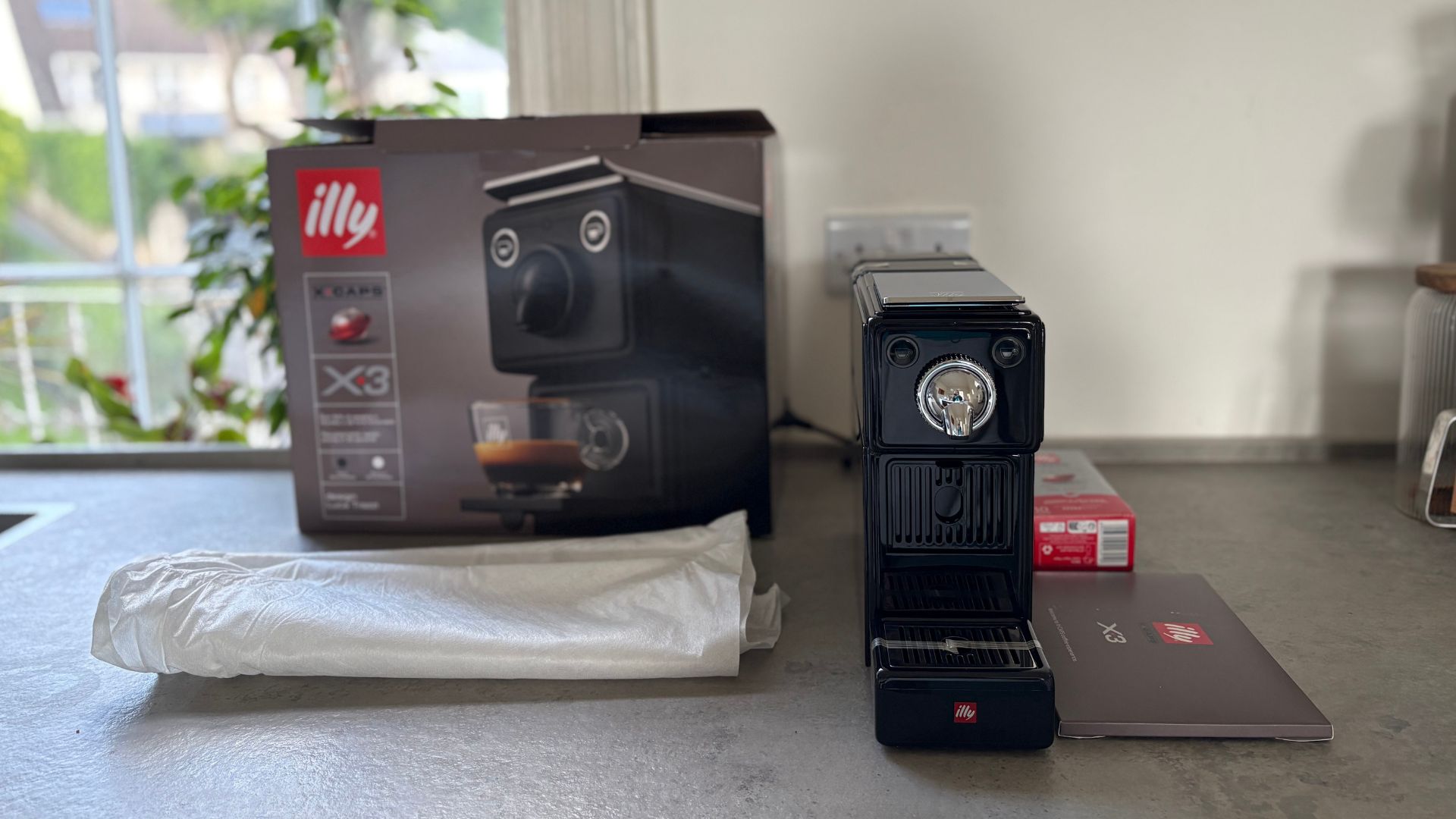 Box for the illy X3 coffee machine