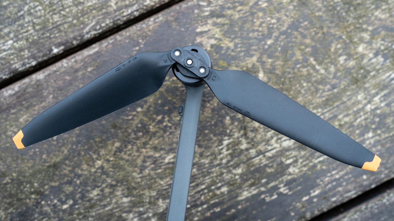 DJI Mavic 3 Classic_Propeller close up