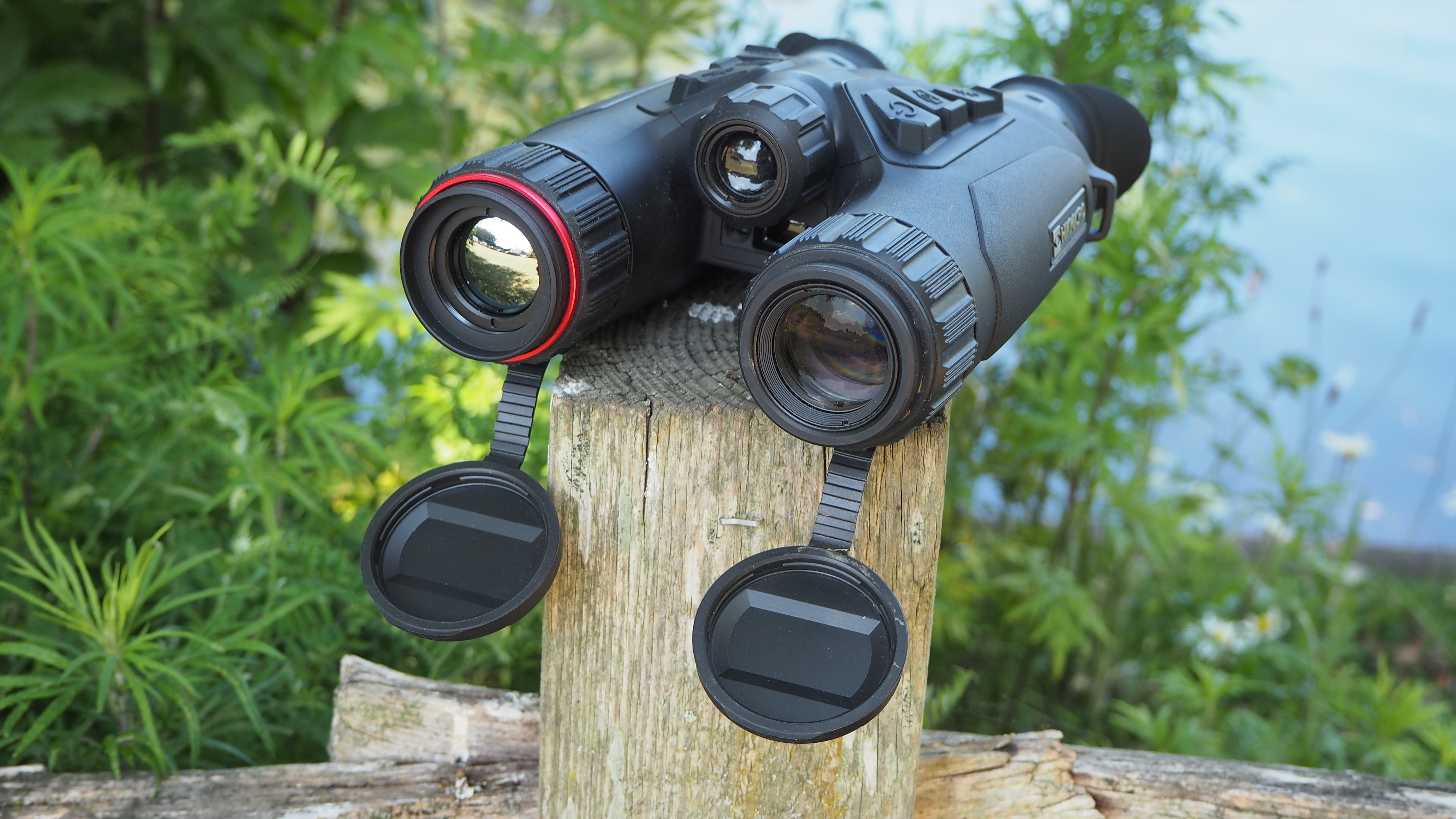 HikMicro Habrok 4K HE25L binoculars