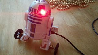 How to build your own R2-D2 with the Raspberry Pi Zero