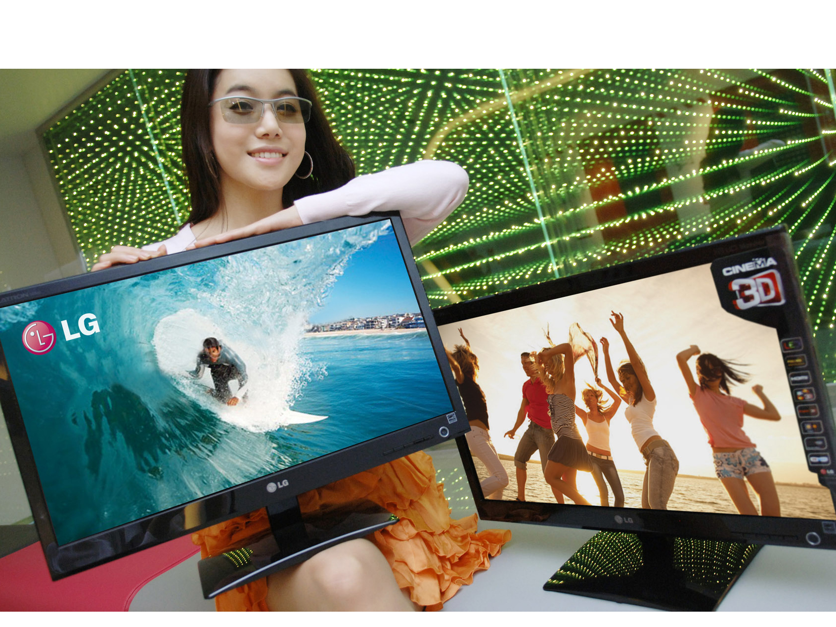 LG&#039;s new 3D monitors: this lady&#039;s a fan