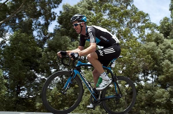 Michael Rogers speeds around the top of Mt.Buninyong.