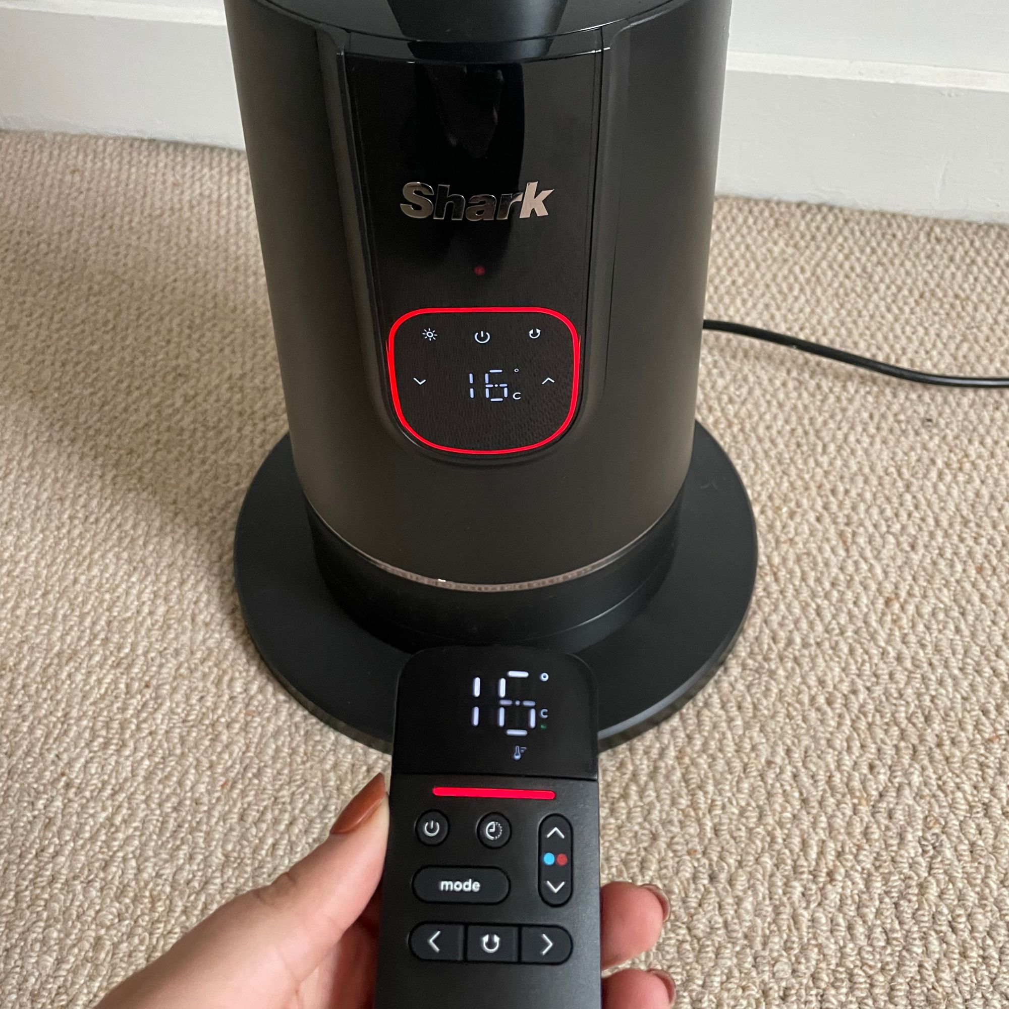 LCD screen and remote control of the Shark TurboBlade Cool + Heat TH200UK