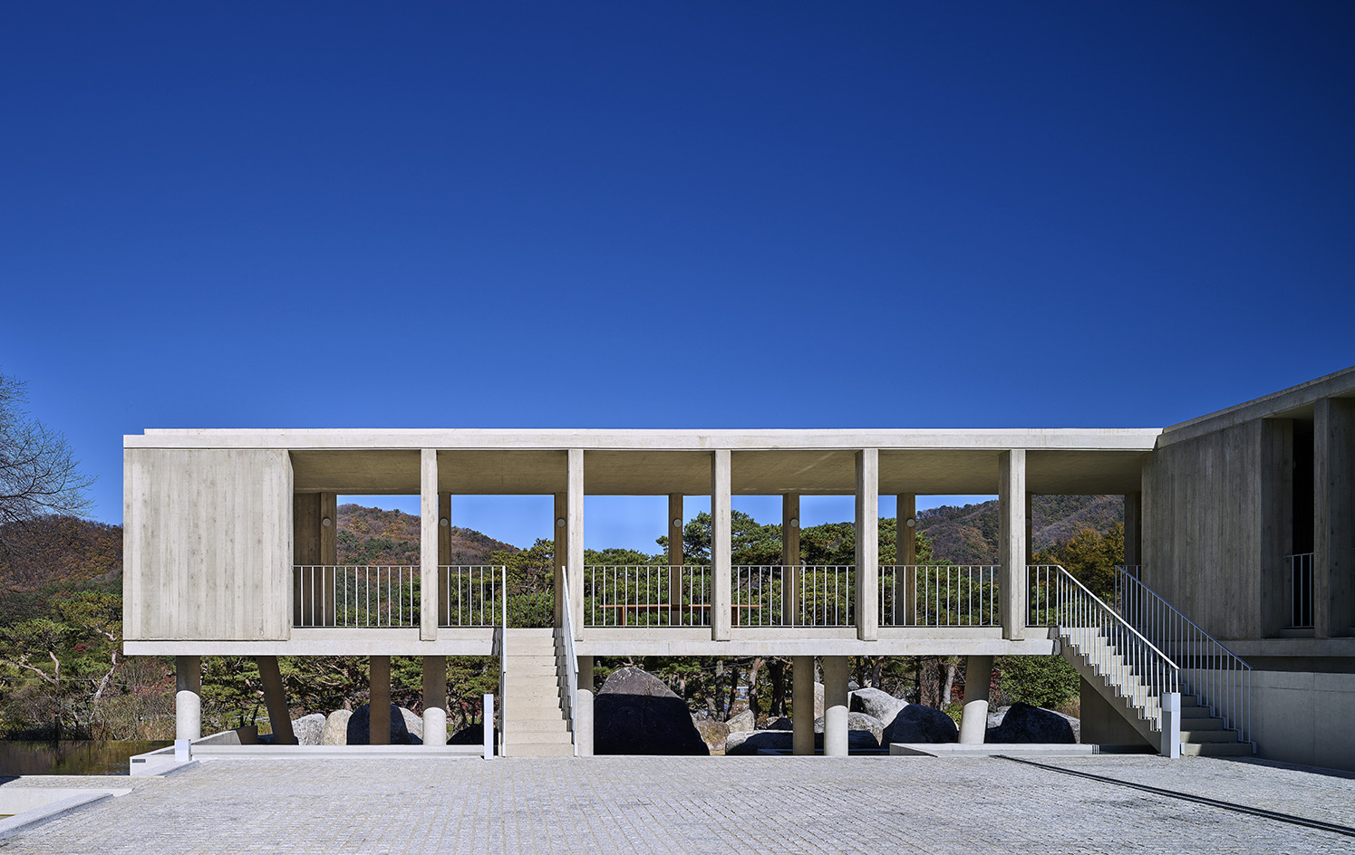 Seongok Academy Building at M&amp;eacute;dongaule