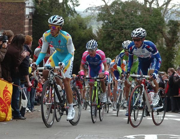 Alberto Contador (Astana) on the Mur.