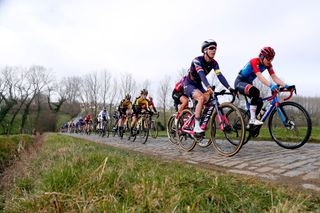 NINOVE BELGIUM FEBRUARY 27 Hannah Barnes of The United Kingdom and Team CanyonSRAM Racing Elizabeth Banks of United Kingdom and Ceratizit WNT Pro Cycling Team during the 16th Omloop Het Nieuwsblad 2021 Womens Race a 1244km race from Ghent to Ninove Peloton Cobblestones OmloopHNB OHN21 FlandersClassic on February 27 2021 in Ninove Belgium Photo by Bas CzerwinskiGetty Images