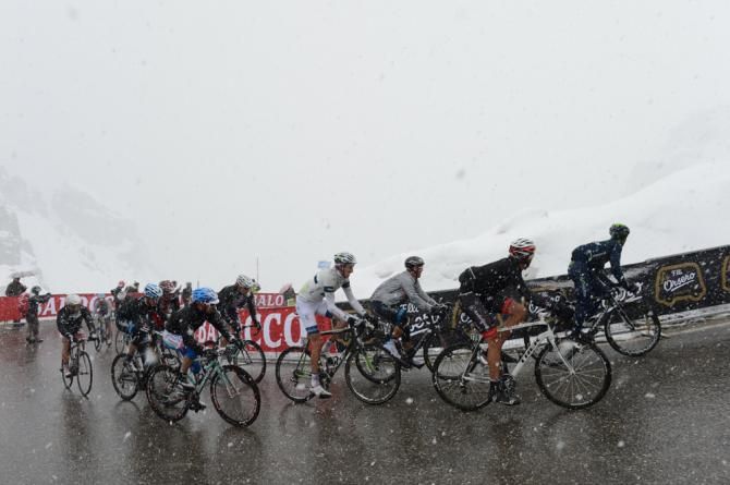 The leaders tackle the final climb on stage 20