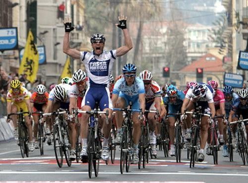 Alessandro Petacchi (Fassa Bortolo) could be described as 'really happy'