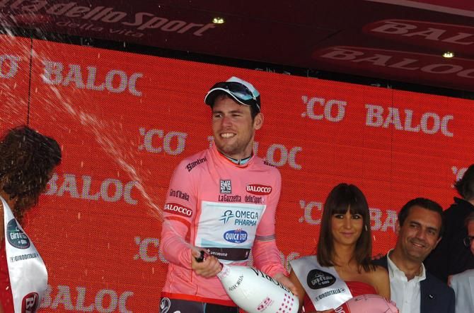 Mark Cavendish is the first Giro d'Italia race leader of 2013