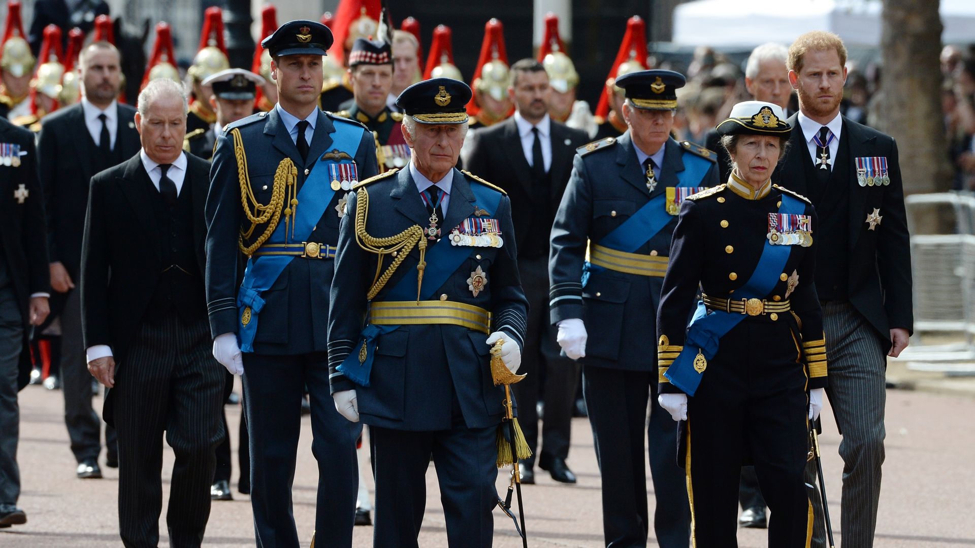 Where will the Queen lie in state and what does lying in state mean ...