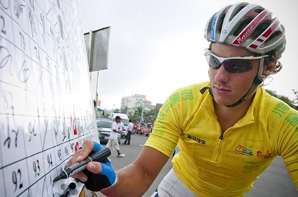 The tour leader Justin Jules (Velo Club-La Pomme Marseille) was an up-and-coming tennis player back in France before he took up cycling four years ago.