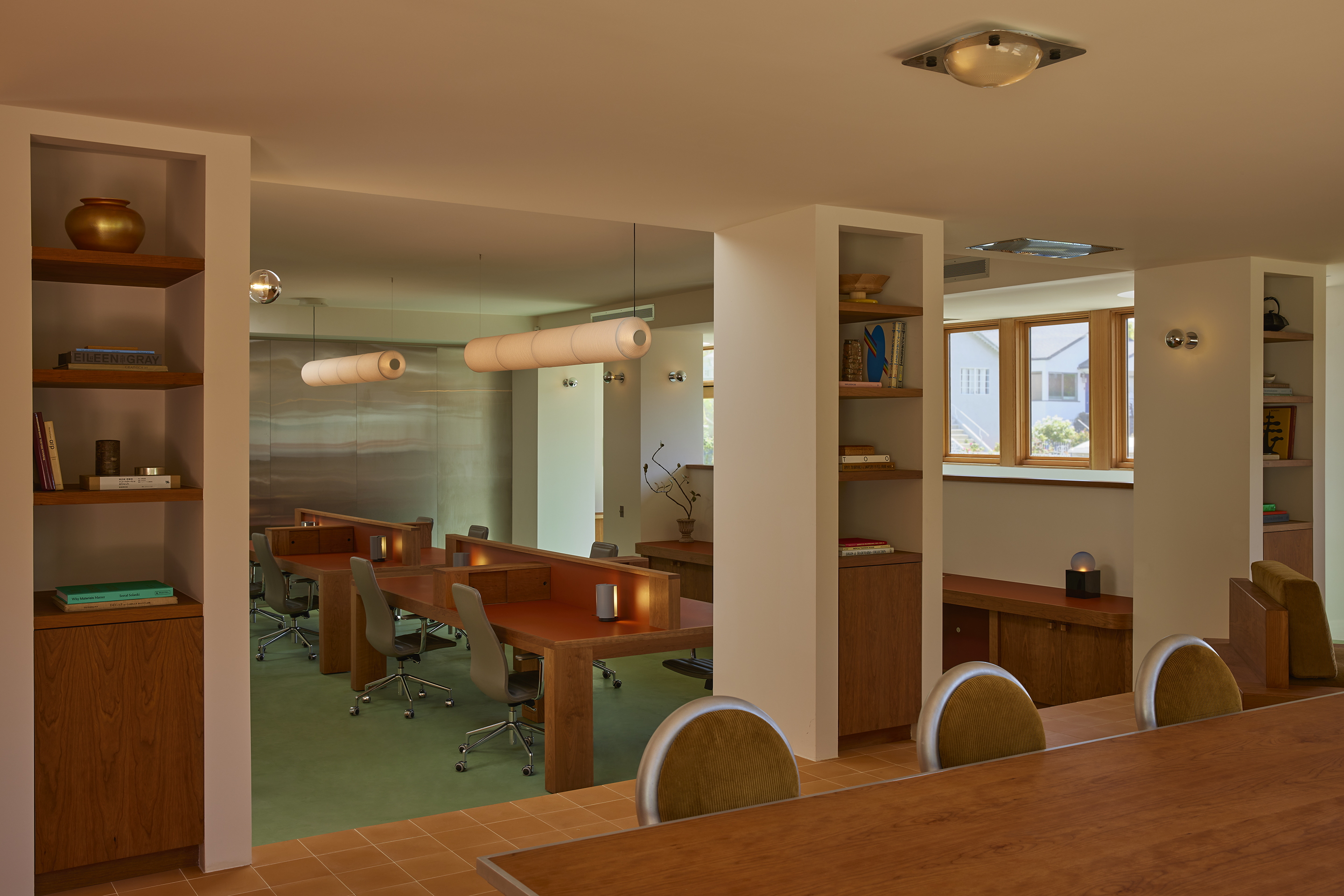 office furnished with cherry wood and terracotta tiles in Los Angeles