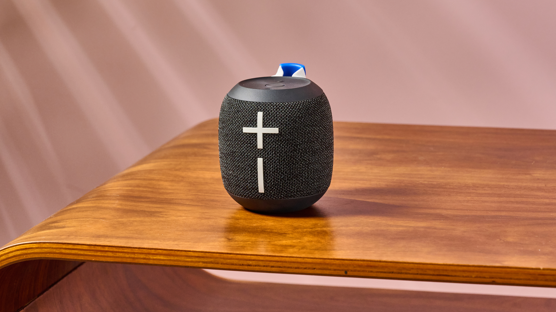 Ultimate Ears Wonderboom 4 on table